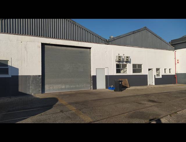 1,058M² WAREHOUSE TO LET IN EPPING INDUSTRIAL